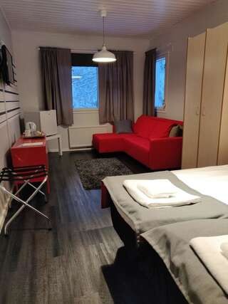 Отель Kuerkievari KuerHotel Экясломполо Просторный двухместный номер с 2 отдельными кроватями-1