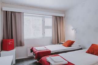 Отель Kuerkievari KuerHotel Экясломполо Стандартный двухместный номер с 2 отдельными кроватями-7